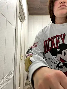 Snapshot of Karolina_llove chatting on 10-20-25, 12:16 Karolina llove online show from 10-20-25, 12:16