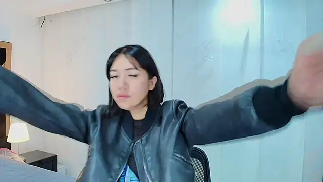 lina bedoya  online show from 10-02-25, 11:39