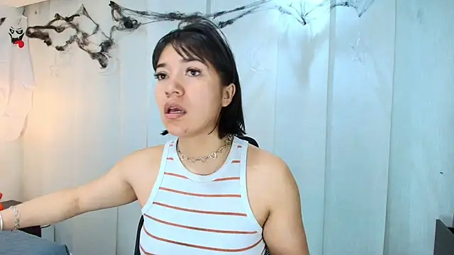 lina bedoya  online show from 10-29-25, 11:34