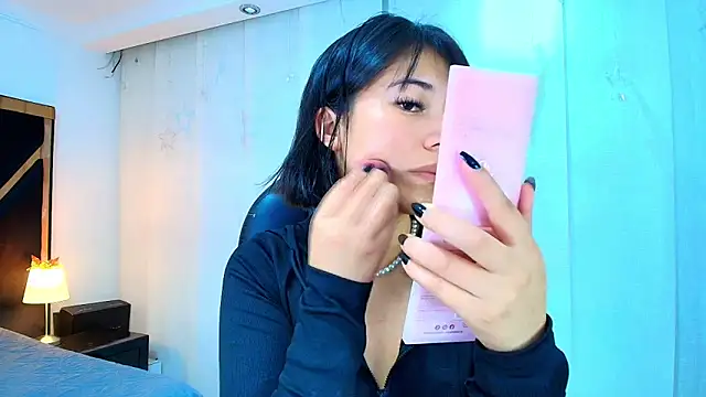 Snapshot of lina_bedoya_ chatting on 02-02-26, 11:42 lina bedoya online show from 02-02-26, 11:42