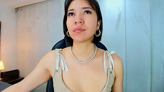 Snapshot of lina_bedoya_ chatting on 02-04-26, 11:49 lina bedoya online show from 02-04-26, 11:49