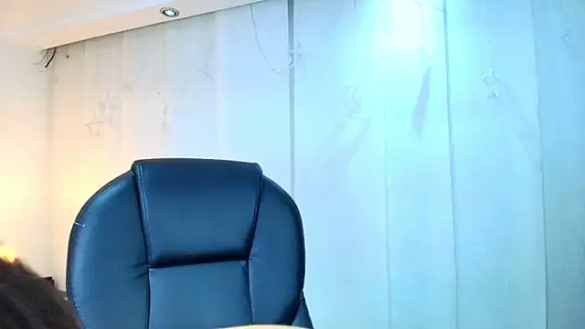 Snapshot of lina_bedoya_ chatting on 02-19-26, 11:39 lina bedoya online show from 02-19-26, 11:39