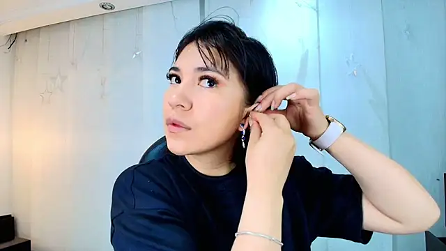 Snapshot of lina_bedoya_ chatting on 02-26-26, 11:42 lina bedoya online show from 02-26-26, 11:42