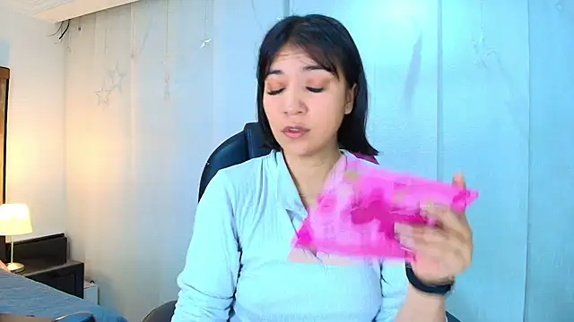 Snapshot of lina_bedoya_ chatting on 03-03-26, 11:38 lina bedoya online show from 03-03-26, 11:38