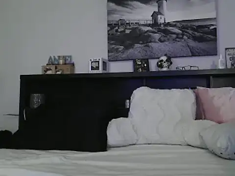 CrystalLakeXO online show from 02-01-25, 08:29