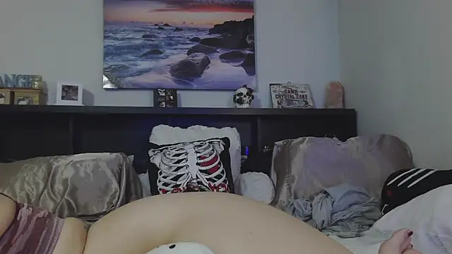 CrystalLakeXO online show from 09-18-25, 04:36