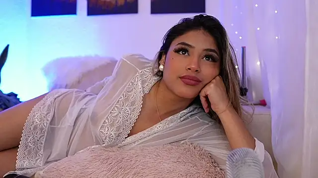 SaraParisi online show from 12-13-24, 02:32