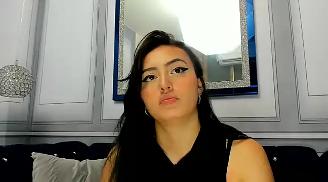 Snapshot of Lesly_sexy4u chatting on 12-18-24, 03:47 Lesly sexy4u online show from 12-18-24, 03:47