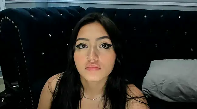 Snapshot of Lesly_sexy4u chatting on 12-18-24, 06:53 Lesly sexy4u online show from 12-18-24, 06:53
