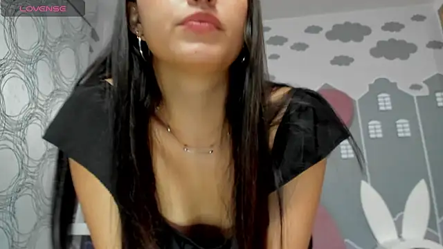 Snapshot of Lesly_sexy4u chatting on 02-07-25, 04:48 Lesly sexy4u online show from 02-07-25, 04:48