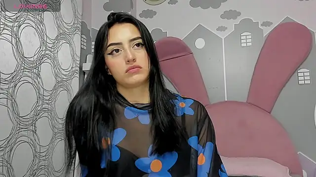 Snapshot of Lesly_sexy4u chatting on 02-15-25, 04:14 Lesly sexy4u online show from 02-15-25, 04:14