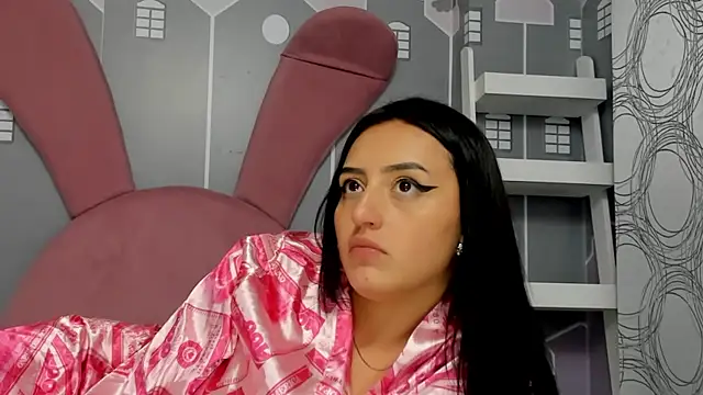 Snapshot of Lesly_sexy4u chatting on 03-21-25, 07:00 Lesly sexy4u online show from 03-21-25, 07:00