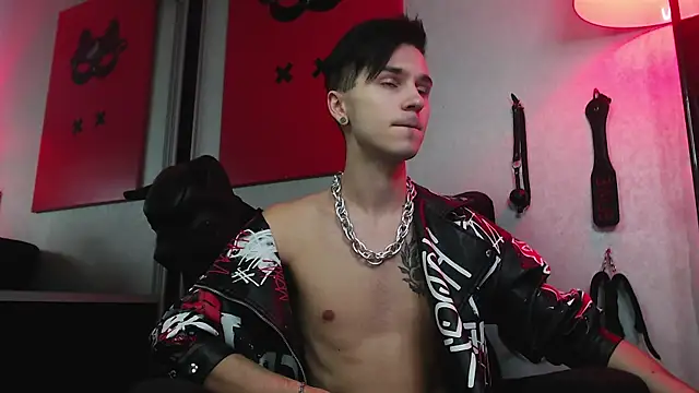 Joseph  Quinn online show from 01-20-25, 09:03