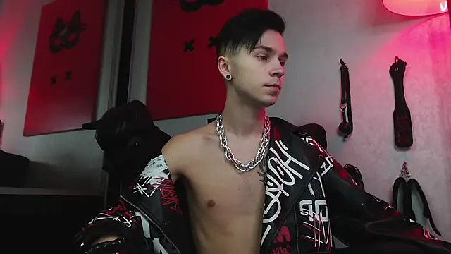 Joseph  Quinn online show from 01-24-25, 10:53