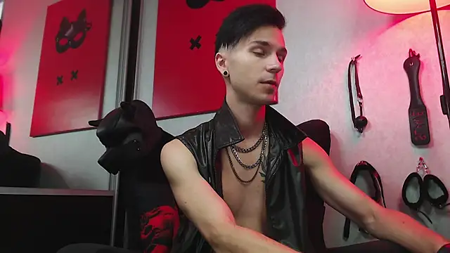 Joseph  Quinn online show from 03-06-25, 08:52