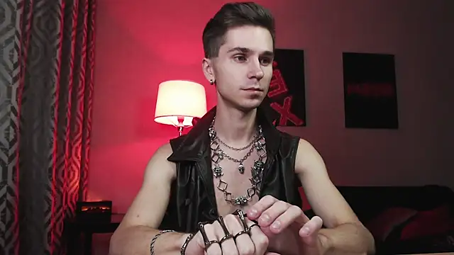 Joseph  Quinn online show from 10-29-25, 02:19