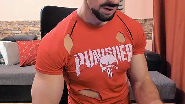 Snapshot of HotHunkTrainer chatting on 01-18-26, 10:19 HotHunkTrainer online show from 01-18-26, 10:19