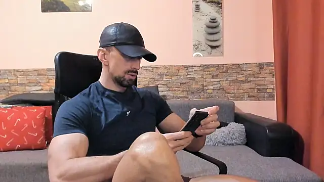 Snapshot of HotHunkTrainer chatting on 03-24-26, 08:41 HotHunkTrainer online show from 03-24-26, 08:41