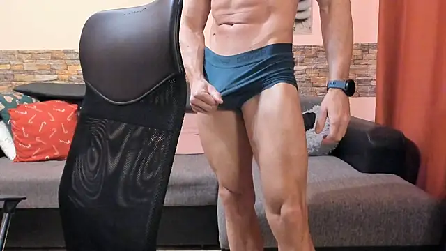 Snapshot of HotHunkTrainer chatting on 03-27-26, 09:21 HotHunkTrainer online show from 03-27-26, 09:21