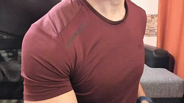 Snapshot of HotHunkTrainer chatting on 03-28-26, 08:47 HotHunkTrainer online show from 03-28-26, 08:47