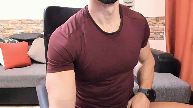 Snapshot of HotHunkTrainer chatting on 04-01-26, 08:15 HotHunkTrainer online show from 04-01-26, 08:15