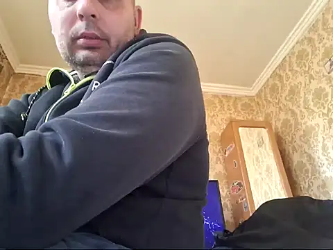 Snapshot of Basszos88i chatting on 12-17-24, 09:39 Basszos88i online show from 12-17-24, 09:39