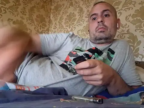 Snapshot of Basszos88i chatting on 09-26-25, 04:11 Basszos88i online show from 09-26-25, 04:11