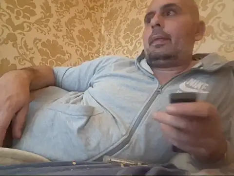 Snapshot of Basszos88i chatting on 09-27-25, 10:48 Basszos88i online show from 09-27-25, 10:48