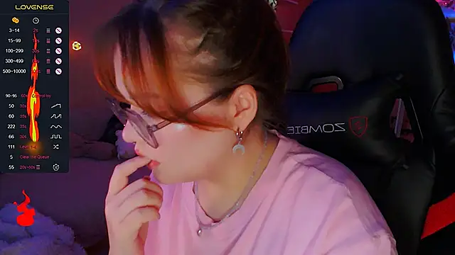 Snapshot of lala_loulou_land chatting on 11-02-25, 12:51 lala loulou land online show from 11-02-25, 12:51