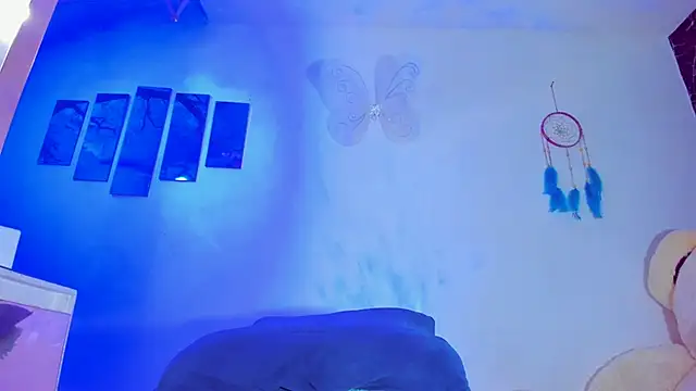 Snapshot of emperatrizhotwolf chatting on 12-29-24, 07:39 emperatrizhotwolf online show from 12-29-24, 07:39