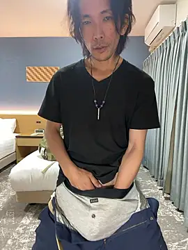 Katakuriko-Denpun online show from 10-27-25, 08:40