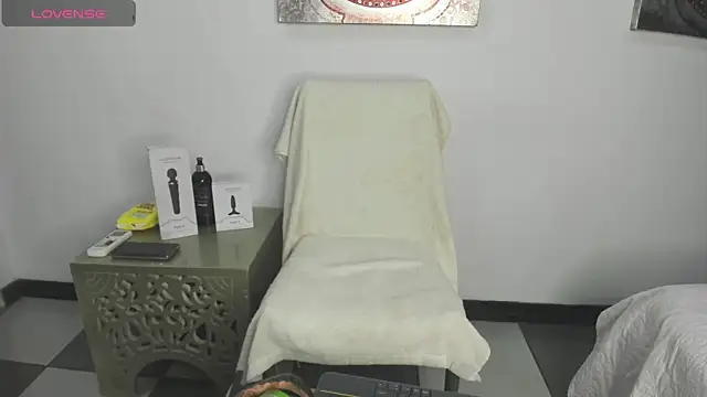 AnthonelaDuque online show from 01-27-25, 12:05