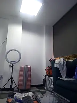 Snapshot of AnthonelaDuque chatting on 11-28-25, 11:35 AnthonelaDuque online show from 11-28-25, 11:35