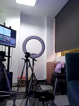 Snapshot of AnthonelaDuque chatting on 11-30-25, 11:58 AnthonelaDuque online show from 11-30-25, 11:58