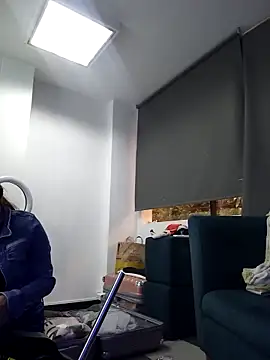 Snapshot of AnthonelaDuque chatting on 12-01-25, 11:37 AnthonelaDuque online show from 12-01-25, 11:37