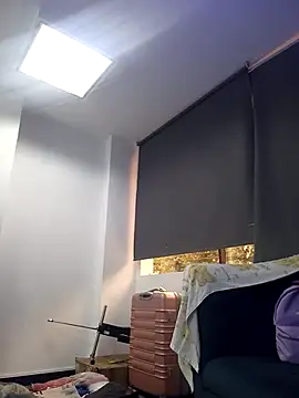 Snapshot of AnthonelaDuque chatting on 12-02-25, 11:37 AnthonelaDuque online show from 12-02-25, 11:37