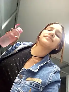 Snapshot of AnthonelaDuque chatting on 01-17-26, 11:26 AnthonelaDuque online show from 01-17-26, 11:26