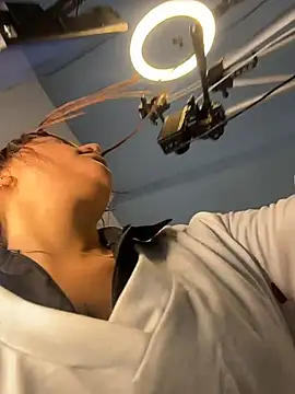 Snapshot of AnthonelaDuque chatting on 02-05-26, 11:26 AnthonelaDuque online show from 02-05-26, 11:26