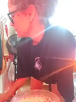 Snapshot of SelenaHouston chatting on 02-17-26, 04:20 SelenaHouston online show from 02-17-26, 04:20