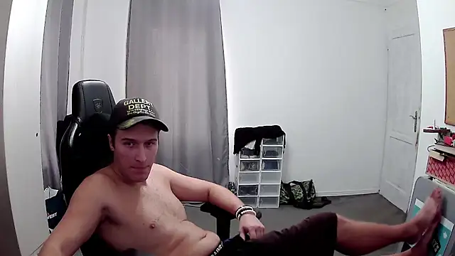 PKrisztian online show from 10-10-25, 10:47