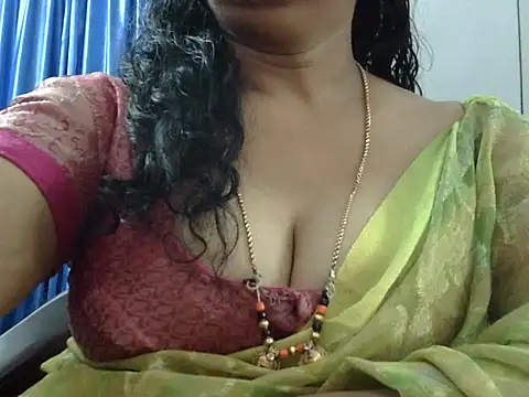 Snapshot of Vijji-telugu chatting on 09-15-25, 04:23 Vijji-telugu online show from 09-15-25, 04:23