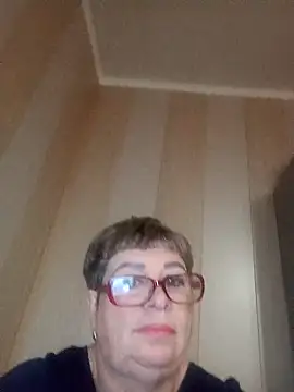 Snapshot of Lee_Nell chatting on 12-18-24, 02:10 Lee Nell online show from 12-18-24, 02:10