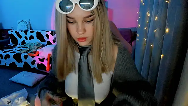 Ledy WWWII online show from 12-11-24, 02:11