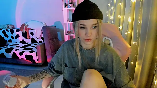 Ledy WWWII online show from 12-19-24, 09:49