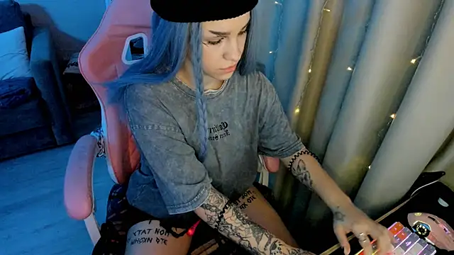 Ledy WWWII online show from 01-22-25, 04:55