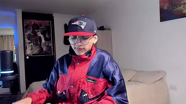 a lejandro 0 8 online show from 12-08-24, 04:14