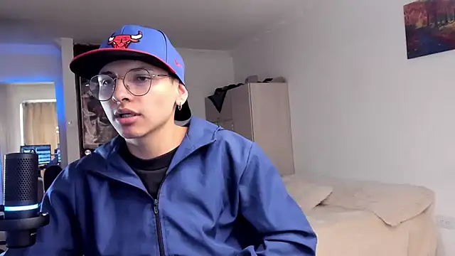 a lejandro 0 8 online show from 12-09-24, 07:39