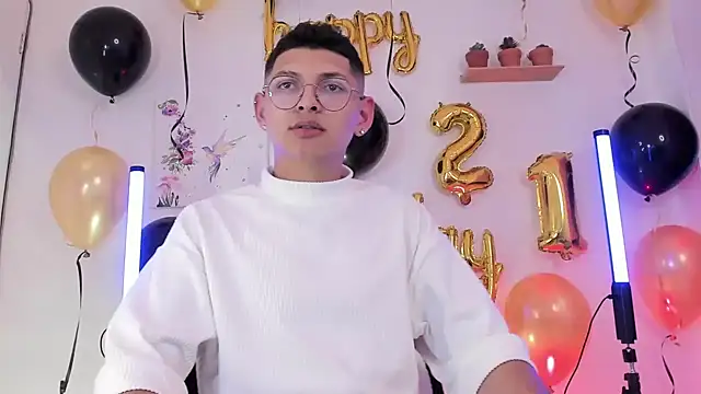 a lejandro 0 8 online show from 02-18-25, 10:58