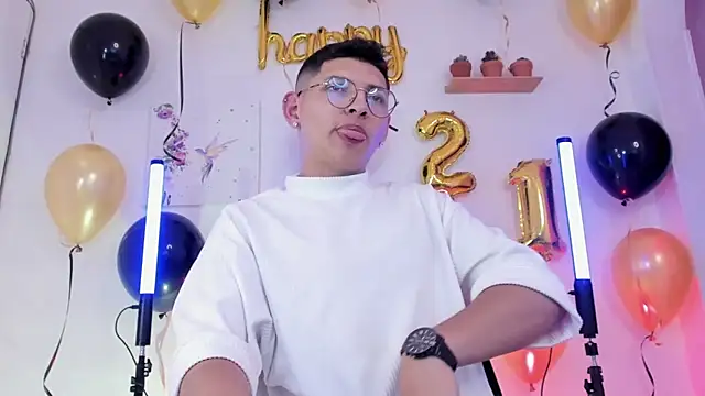 a lejandro 0 8 online show from 02-19-25, 02:01