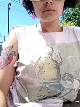 Snapshot of ConeNella chatting on 10-11-25, 04:49 ConeNella online show from 10-11-25, 04:49